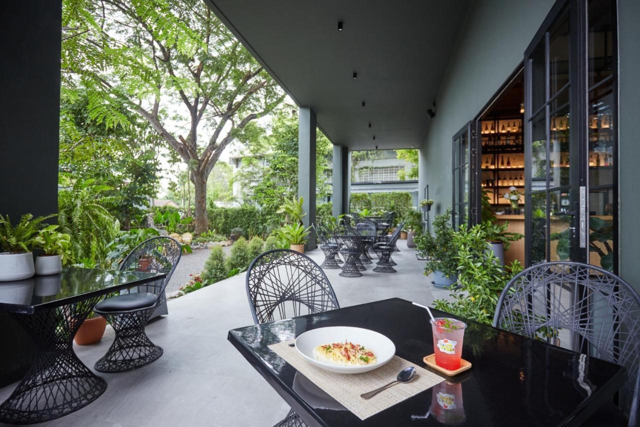 Hotel Wisma Ratchaburi Exterior foto